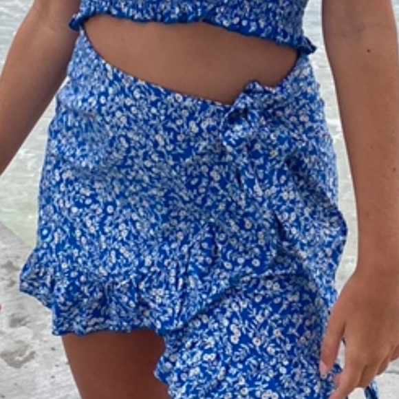 Ditsy Floral Tube Top & Mini Skirt Set - Picture 2 of 3